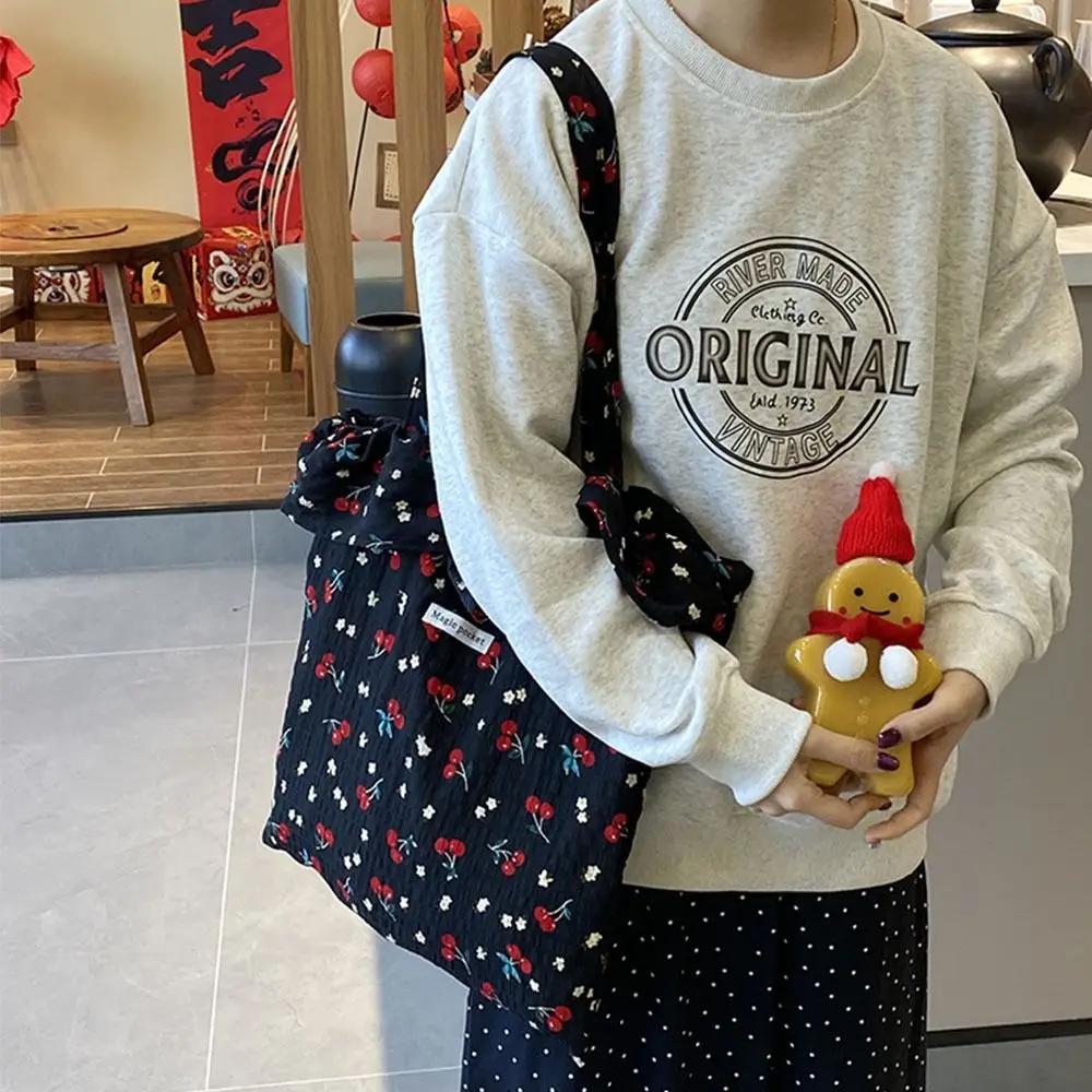 

Cute Cherry Blossom Print Ladies Shoulder Bag Large Capacity Ruffles Handbags Underarm Bag Summer Beach Bag