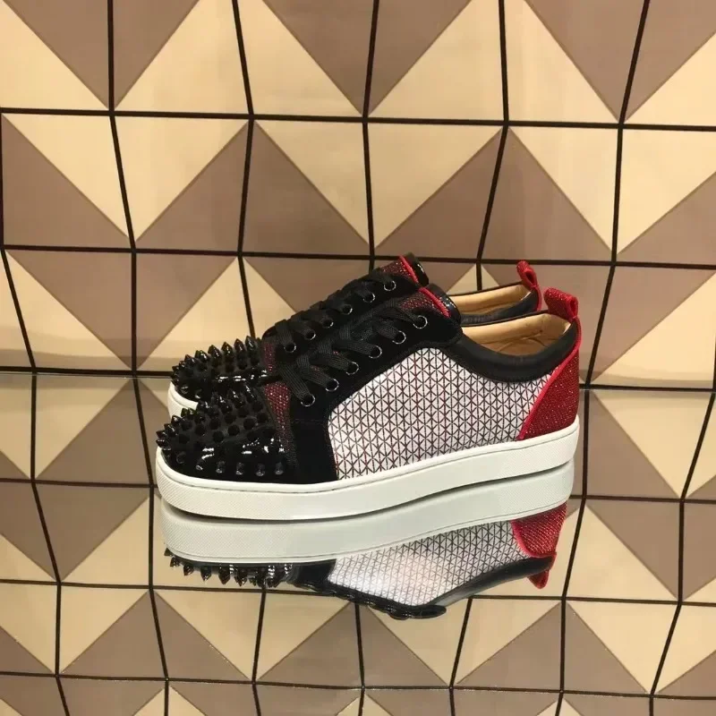 

Low Cut Red Bottom Shoes For Men High Quality Trainers male Driving Spiked Bar Rivets Black Toecap White Glitter Genuine Leather