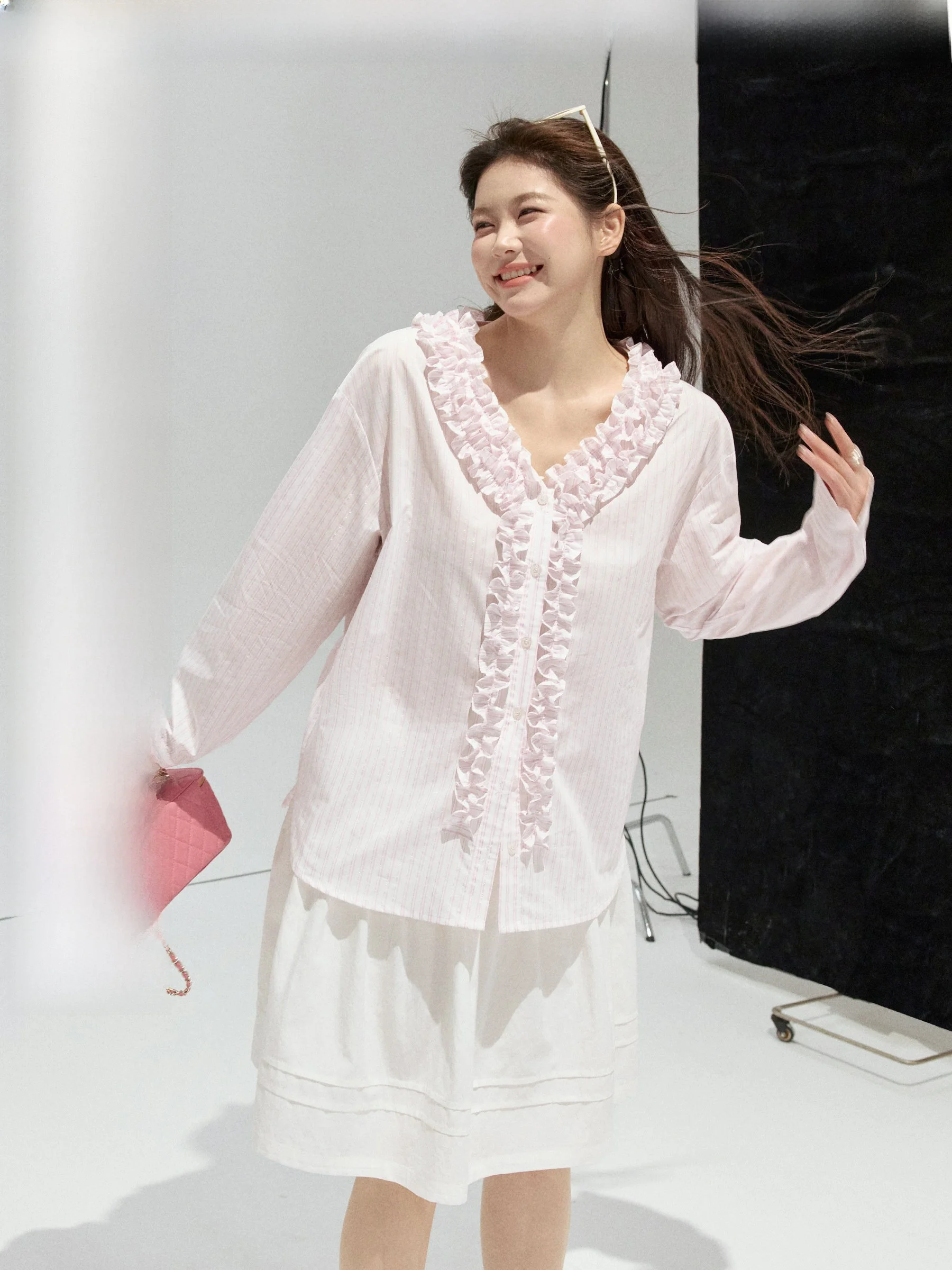 

JULULOOK Studio Wind-scented Loose Fit Striped Shirt for Plump Women Sweet Style Button Detail Cotton Blend Long Sleeve V-neck