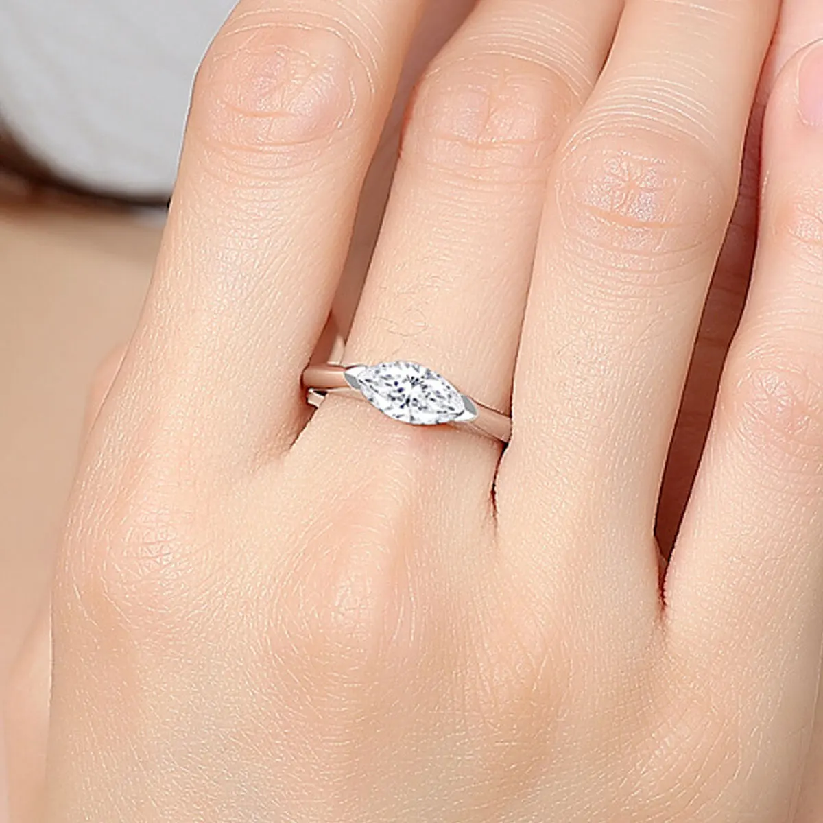 S925 Pure Silver Plated Platinum Horse Eye 1 Carat Moissanite Versatile, niche, Light Luxury Design, Women's Ring, Valentine's Day Gift, Unique Jewelry Gift for Festivals/Birthdays/Parties, the Best Gift for Girlfriends