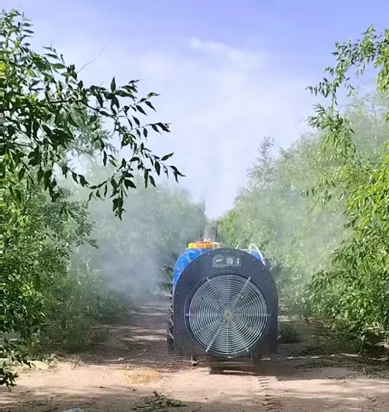 2025 New Product Pesticide Machine Tractor Sprayers Air Assisted Mist Spray Pump Cleaning Equipment for Tree Farming