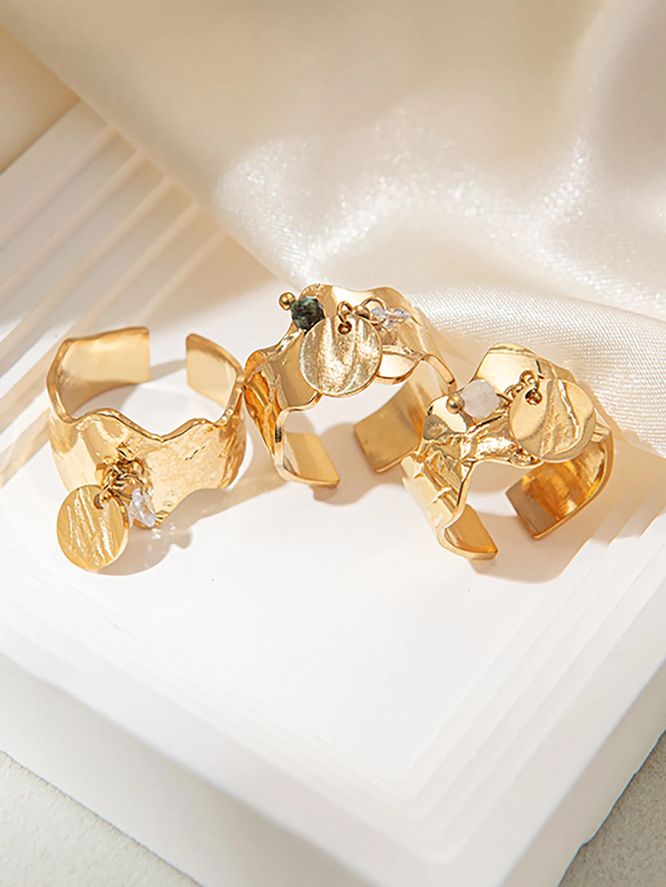 A French style fashionable stainless steel women's multi-color transparent open ring for daily commuting, dating, gifts