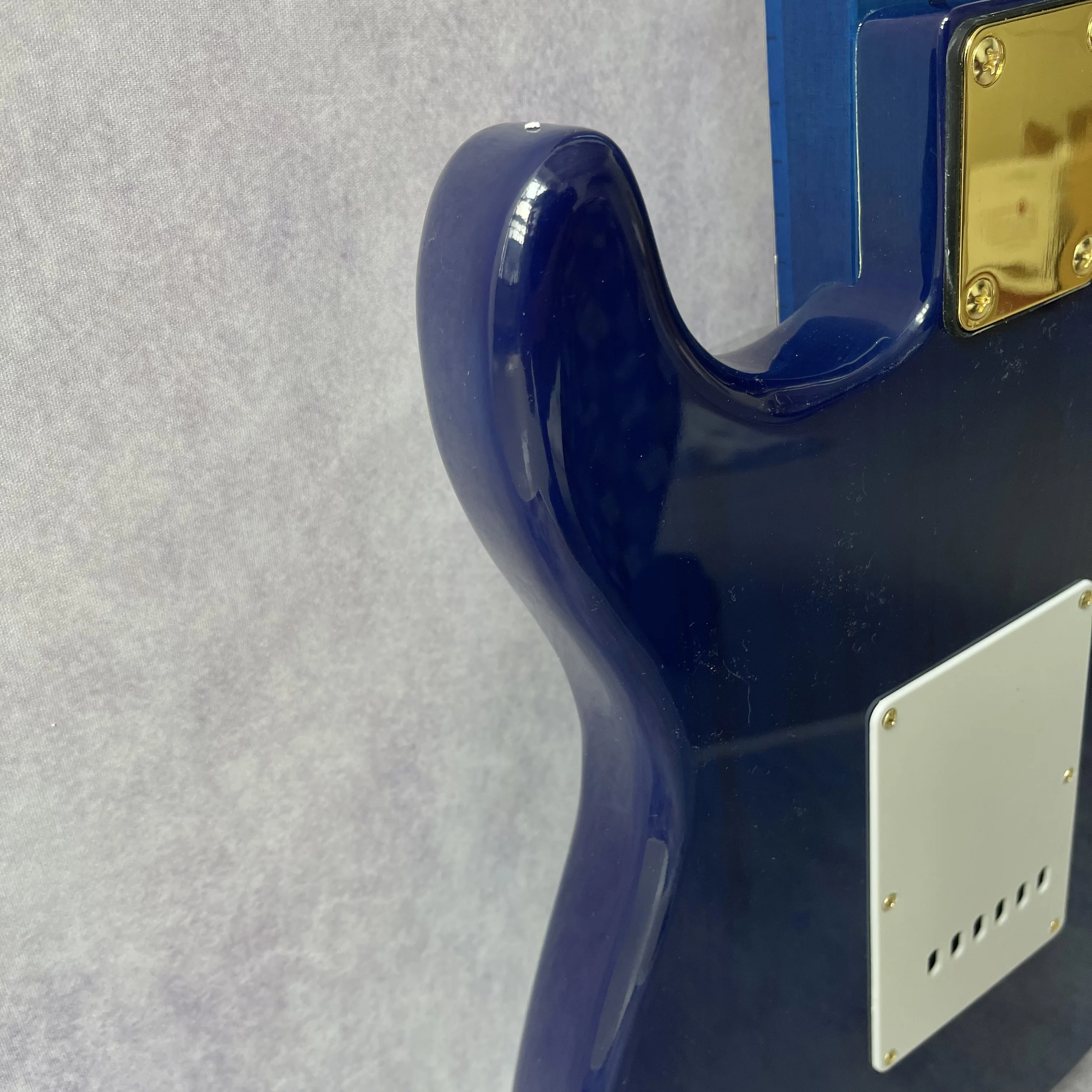 Custom Special Royal Blue Standard STa Electric Guitar 6-string Golden Hardware Hign Quality Guitarra