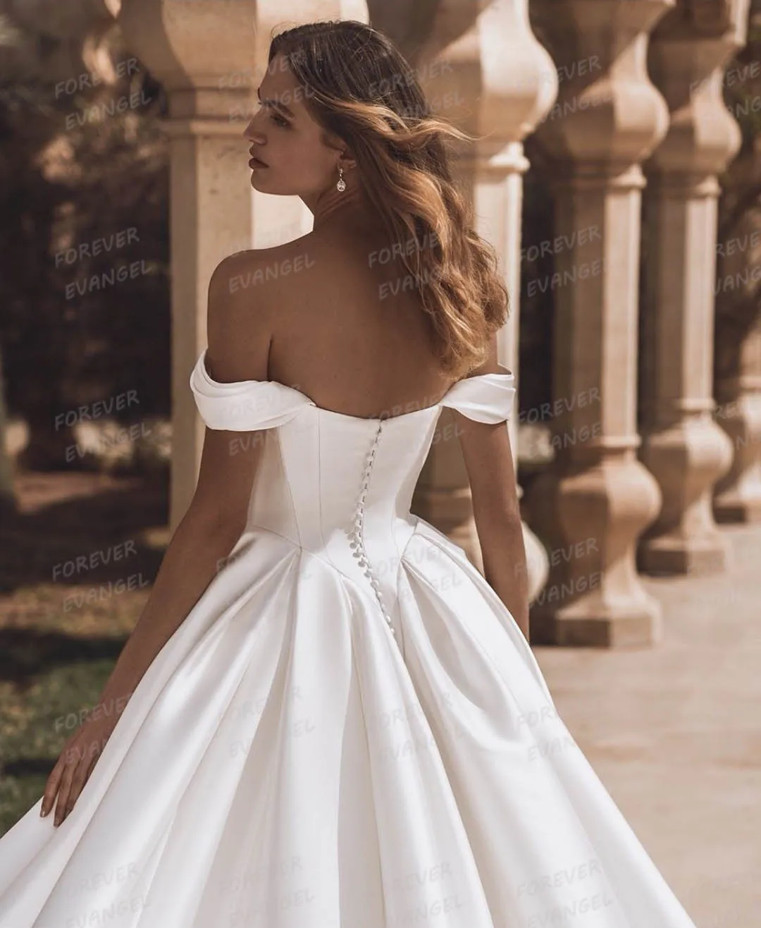 シンプルなウェディングドレス女性のサテンセクシーな A ラインバックレスノースリーブバックレスブライダルドレス Vestidos De Novia フォーマルカスタマイズ