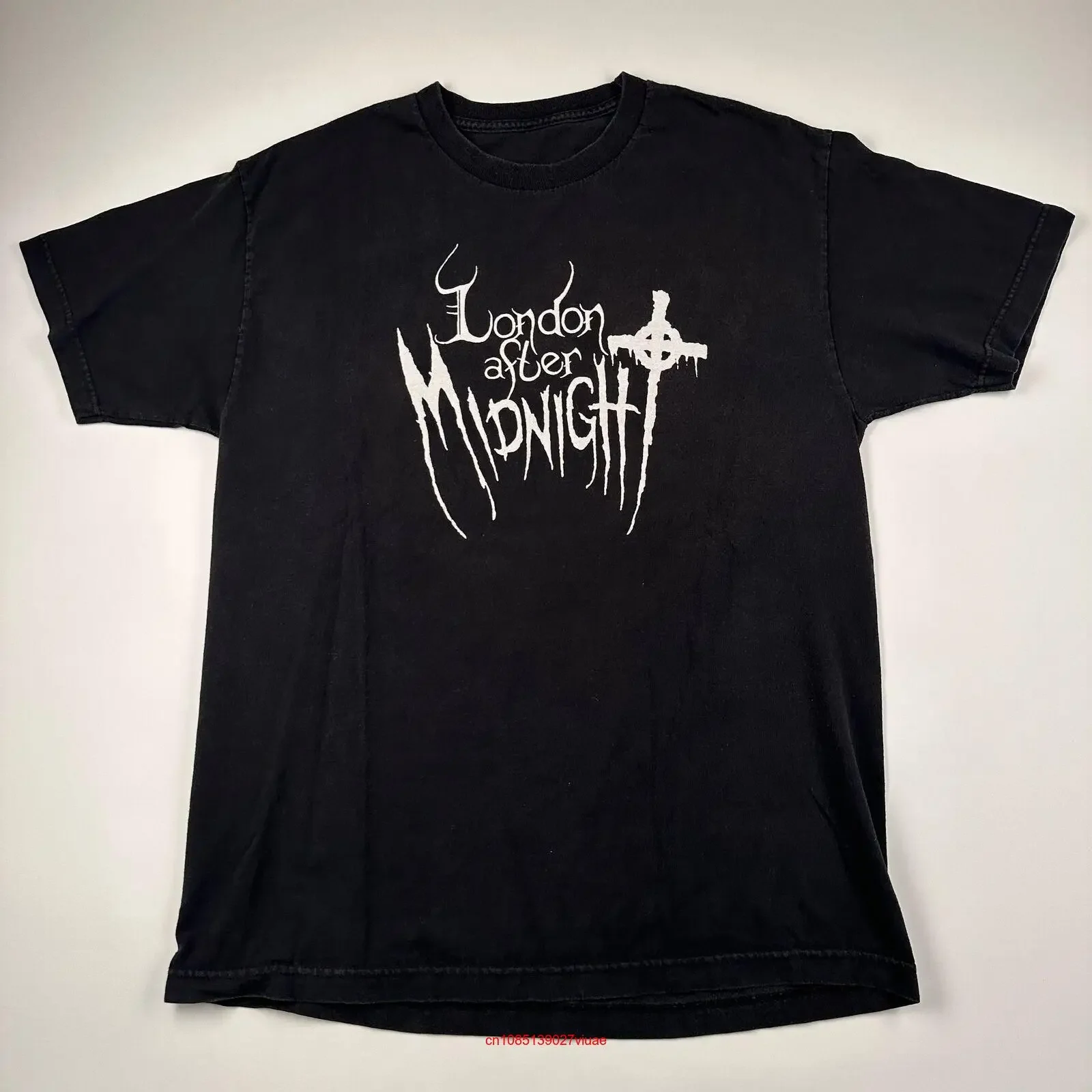 

Vintage 2000s London After MidnighT T Shirt Large long or short sleeves