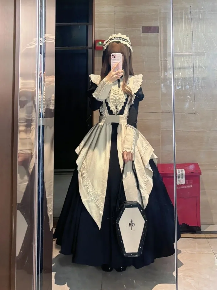 

Комплект в стиле Лолита: женский костюм горничной с пышными рукавами, длинной юбкой А-силуэта, цветной