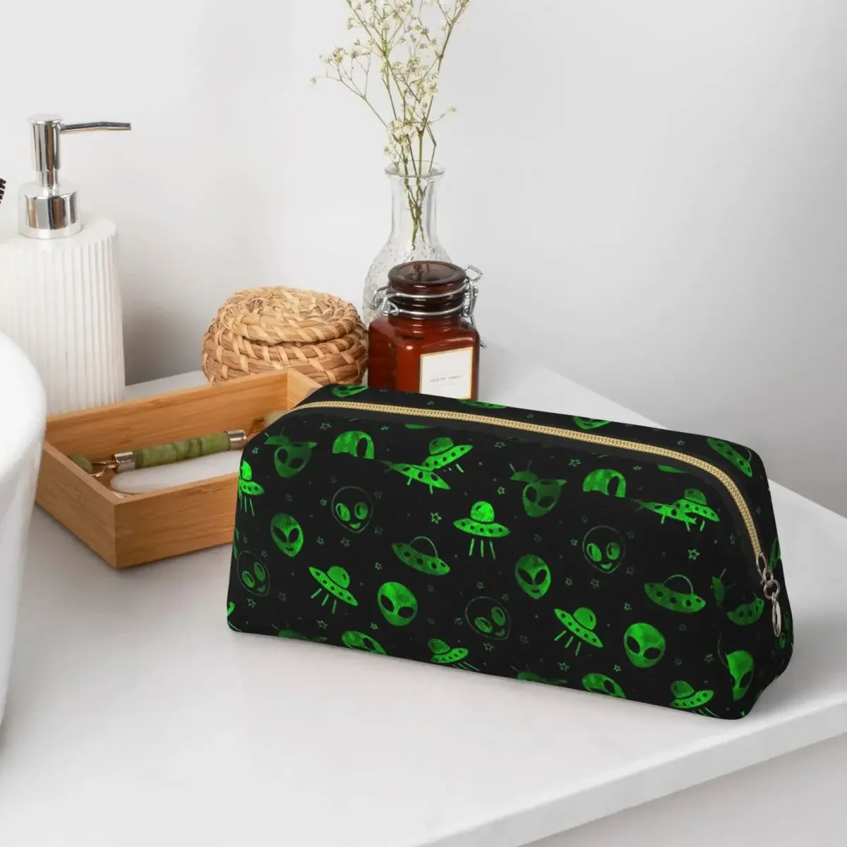 Aliens And UFOs Pattern Pencil Cases for Students Pen Box Pencil Bag Large Capacity Pencil Pouch Storage Stationery Supplies