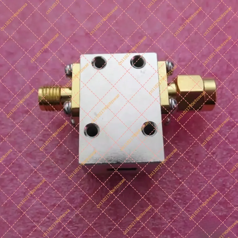 RF Coaxial Isolator 4.6-6.1GHz 4600-6100MHz SMA Female Microwave Circulator Signal Protection Module