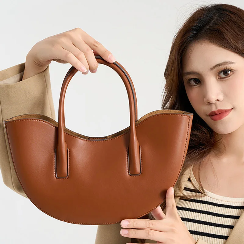 

Fashionable Women's PU Leather Half Moon Handbag Retro Simple Luxury Design Saddle Shoulder Crossbody Bag Suitable for Everyday