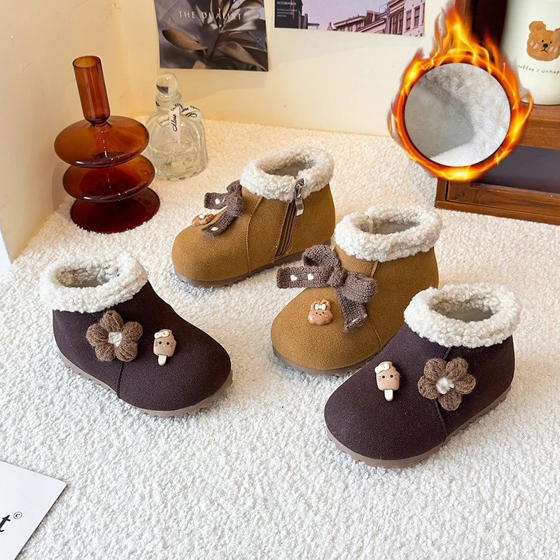 

Детская модная хлопковая обувь, коллекция 2024, корейская зима, новый стиль, хлопковая обувь для мальчиков и девочек, удобные ботинки с милым цветочным бантом и украшением