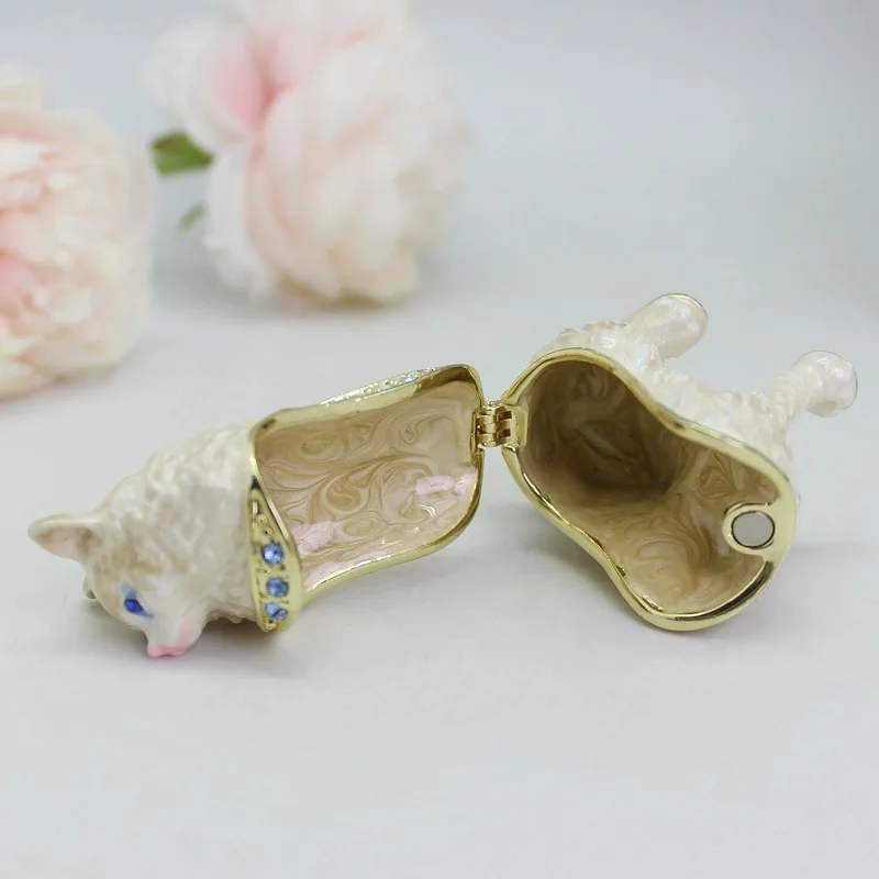 SHINNYGIFTS New Year Creative Gift Dog Trinket Box Hinged Mini Jewelry Trinket Box Collectiable Cute Animal Stuate for Home Deco