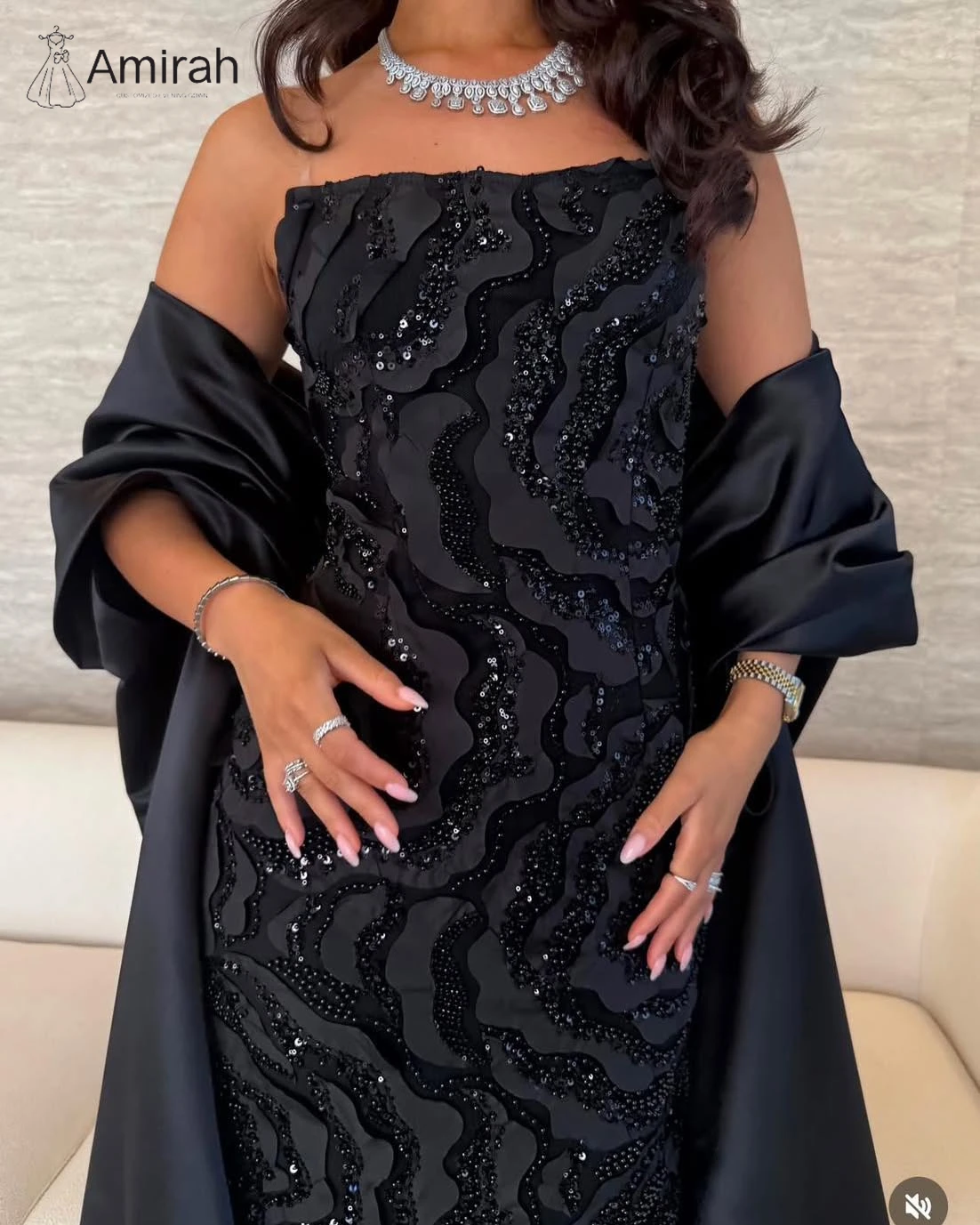 아미라 럭셔리 여성 이브닝 드레스 고급 2025 피쉬테일 새틴 비즈 자수 프롬 드레스 2025 맞춤 제작 망토 볼 가운