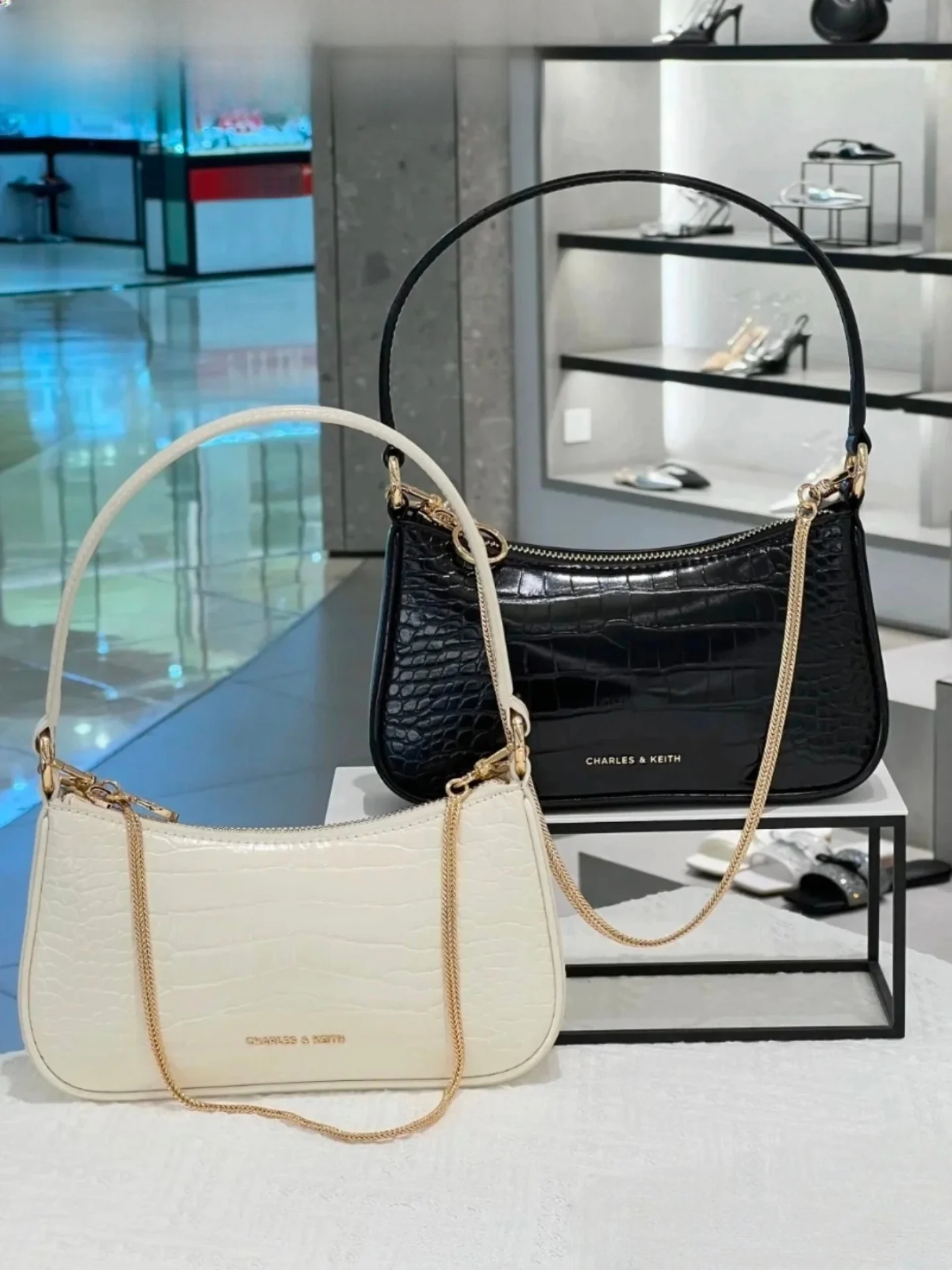 

New Summer Crocodile Pattern Chain Underarm Crossbody Bag for Women Charles&Keith Soft PU Leather Square ape Small Size