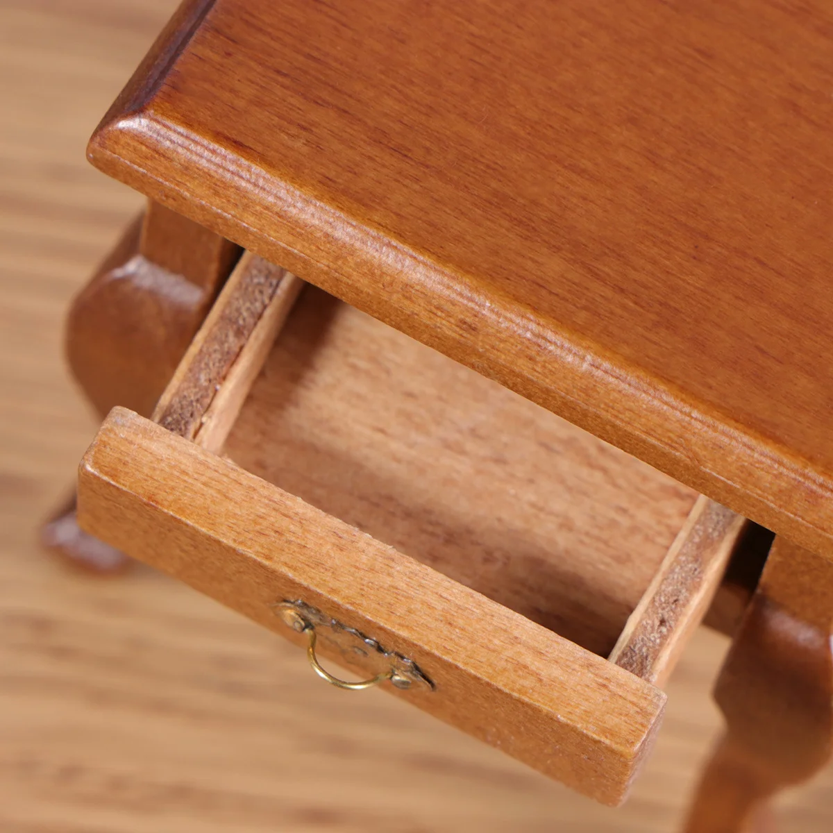 

1:12 Mini Dollhouse Decorative Nightstand Wooden Bedroom Scene Accessory for Fairy Garden Kids Playset Walnut Baby Toys