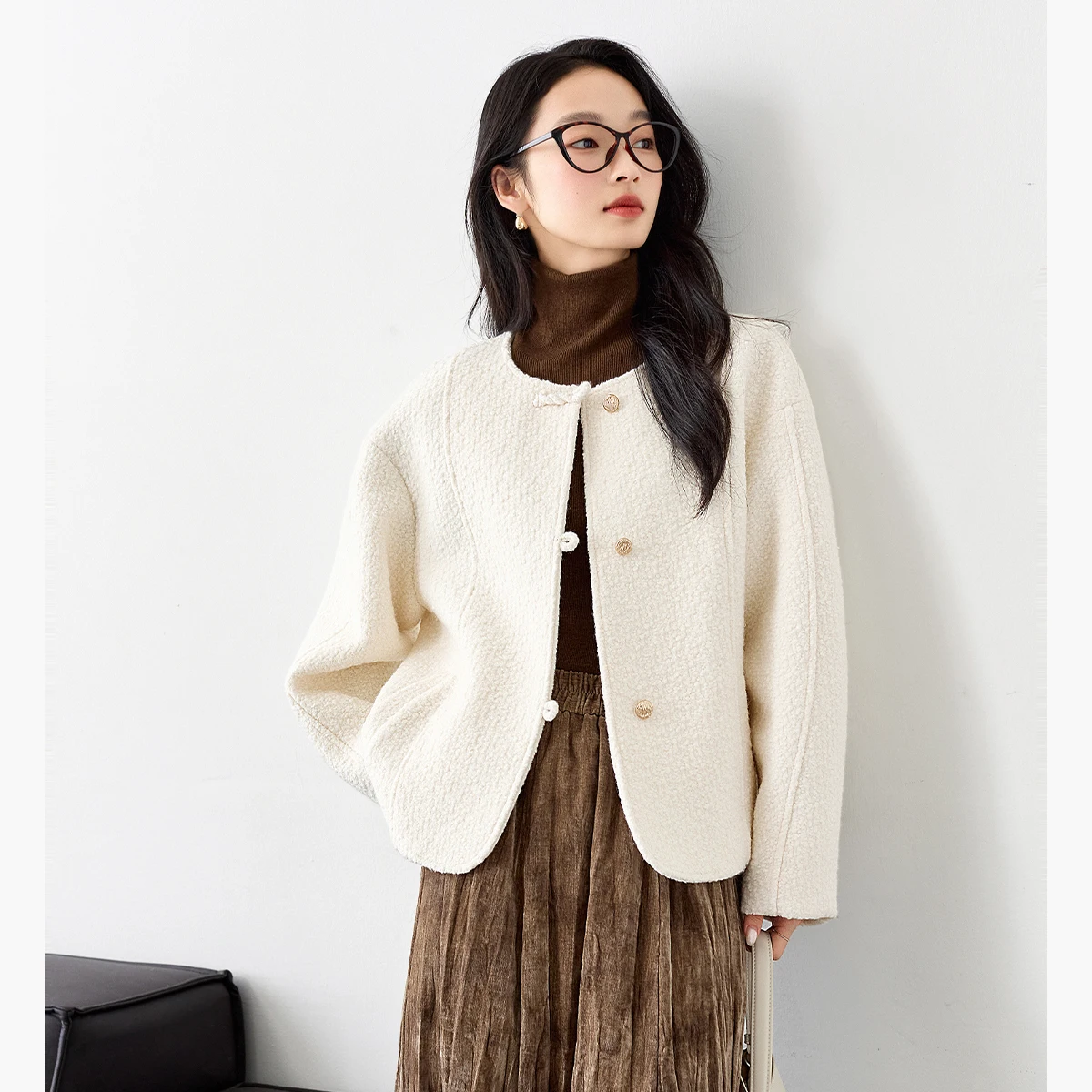 

VIMLY женское роскошное твидовое пальто 2025 зимнее повседневное стеганое короткое шерстяное пальто бежевого цвета элегантные свободные женские куртки с круглым вырезом M9325