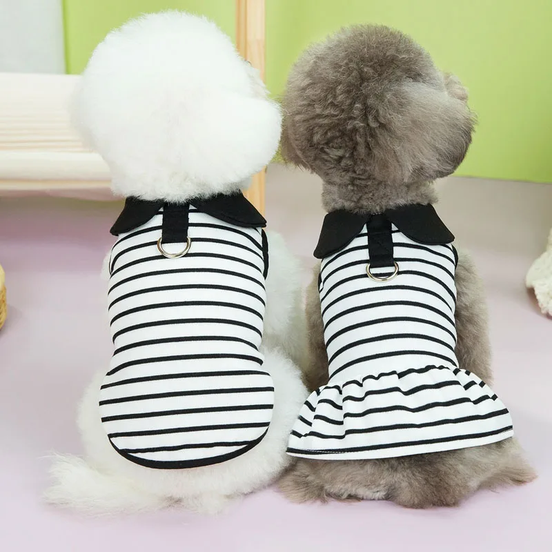 Robe à capuche pour chien avec bandes blanches et noires, sweat-shirt, jupe, perforé, garçons, filles, vêtements de couple, vêtements pour animaux