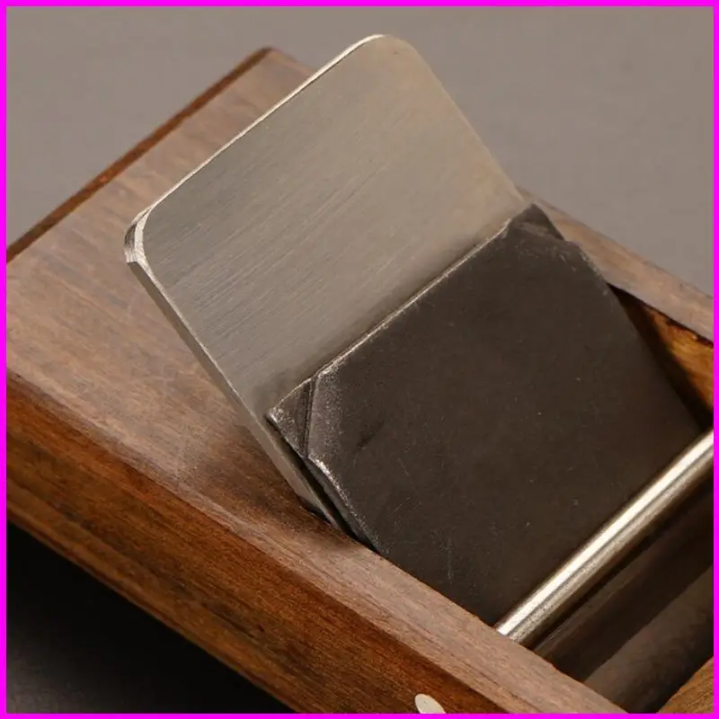 أداة يدوية صغيرة لطائرة النجارة، أداة تشذيب الخشب، أداة صنع الأثاث لتنعيم الأسطح الخشبية وتشطيبها