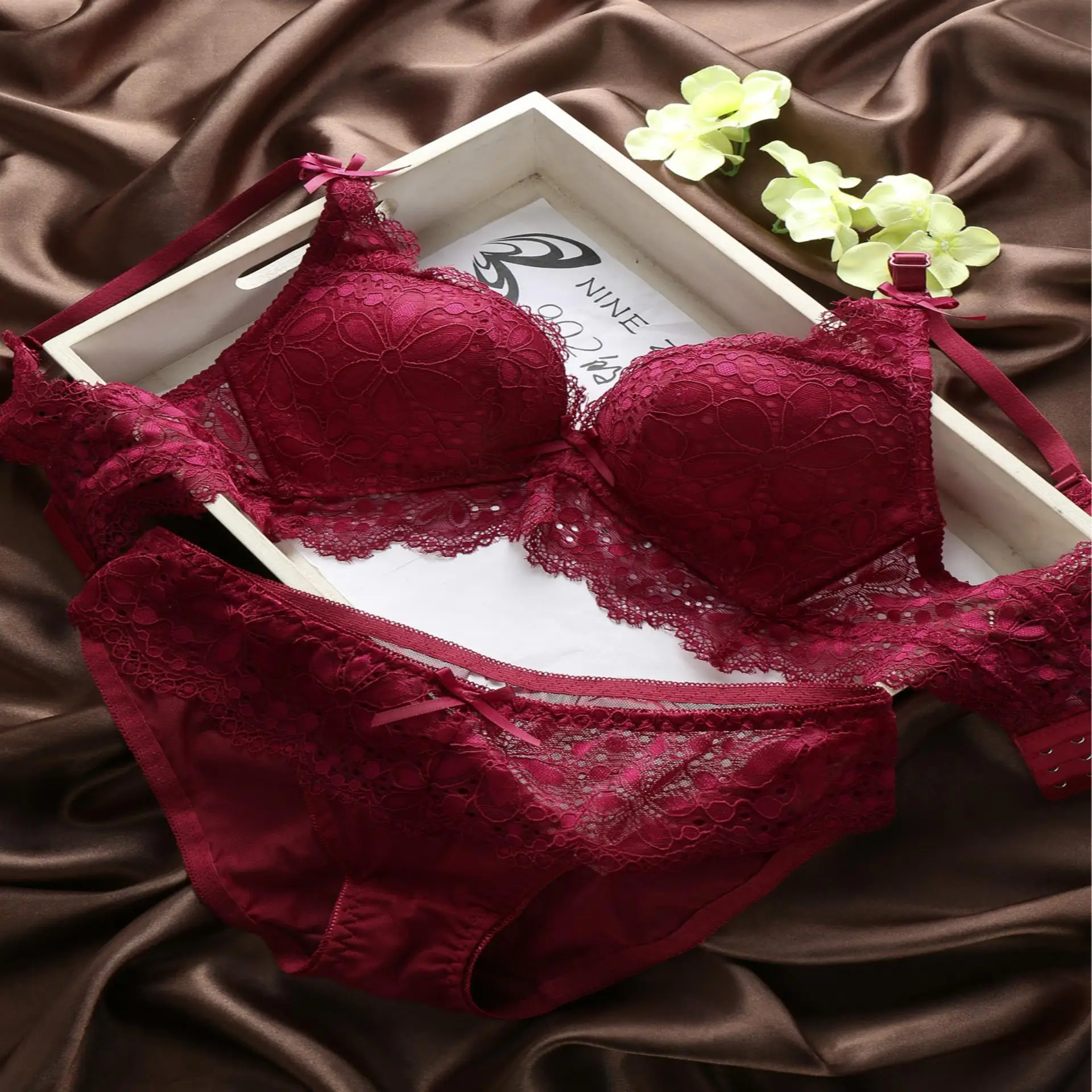 

Sexy Deep V Lace Bra Set Backless Gathered Soft Steel Ring Underwear Japanese Style Feminine Charm Home Comfort Women's Bra