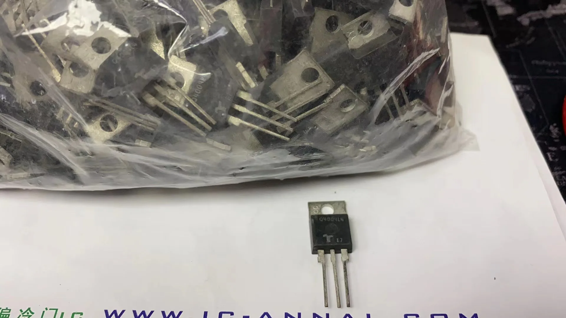 

Q4004L4 （1pcs）BOM matching / one-stop chip purchase original
