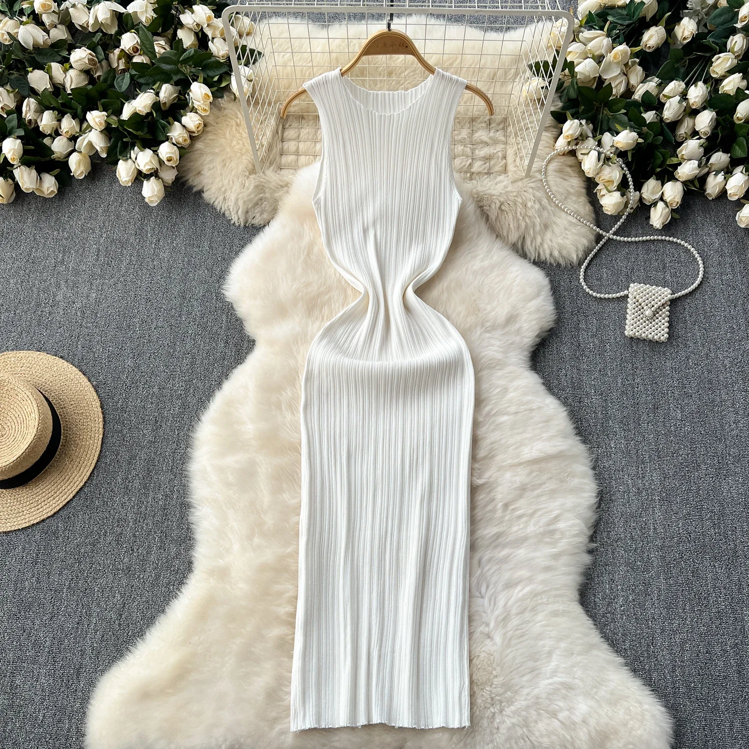 2024 Abito estivo con cinturino sexy lavorato a maglia Canotta da donna Vita elastica aderente Vestito estivo da spiaggia femminile Abito lungo maxi solido