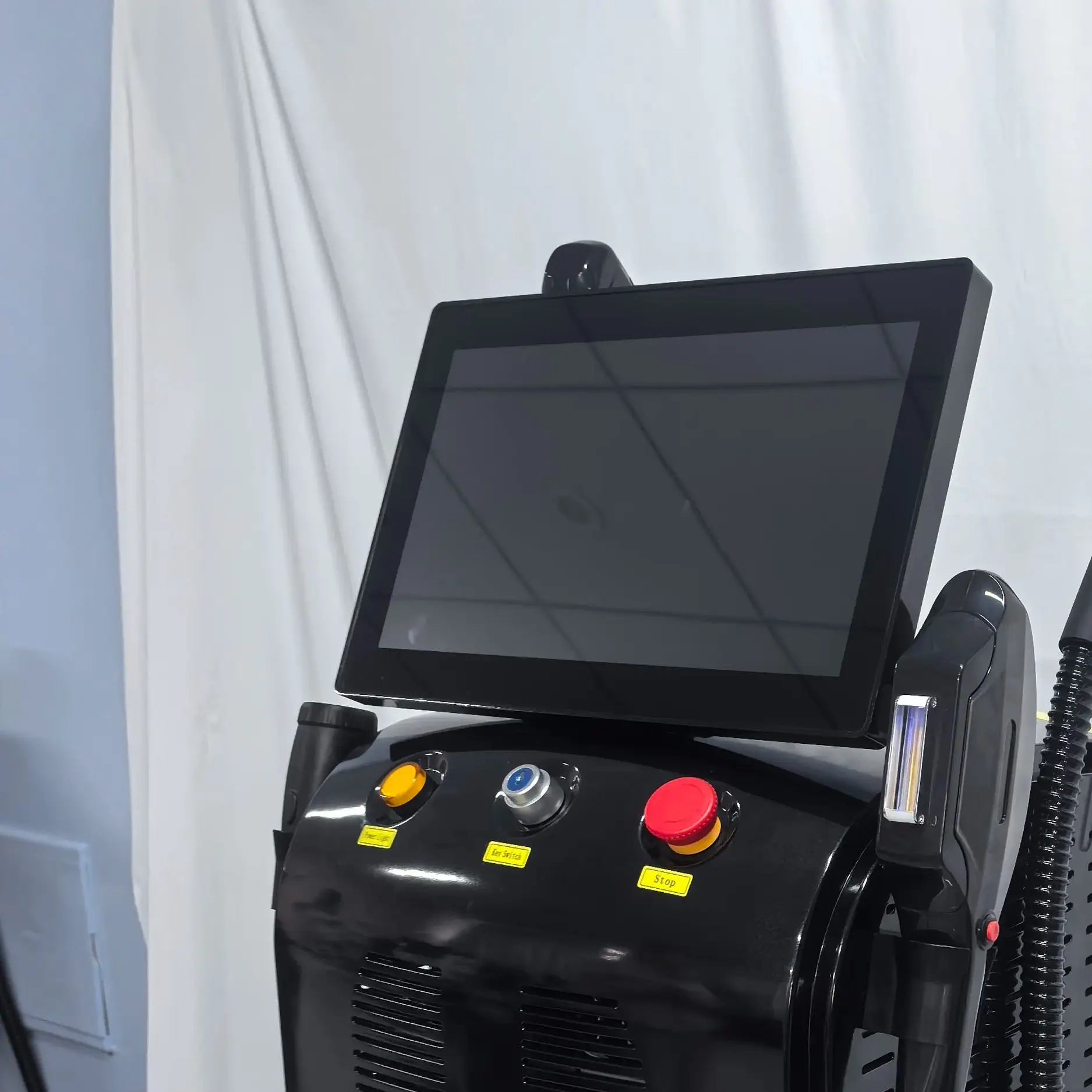 

Профессиональный лазерный аппарат 4-в-1: диодный, пикосекундный, DPL, RF, 4000 Вт, для удаления волос, удаления татуировок, омоложения кожи, для салонов красоты