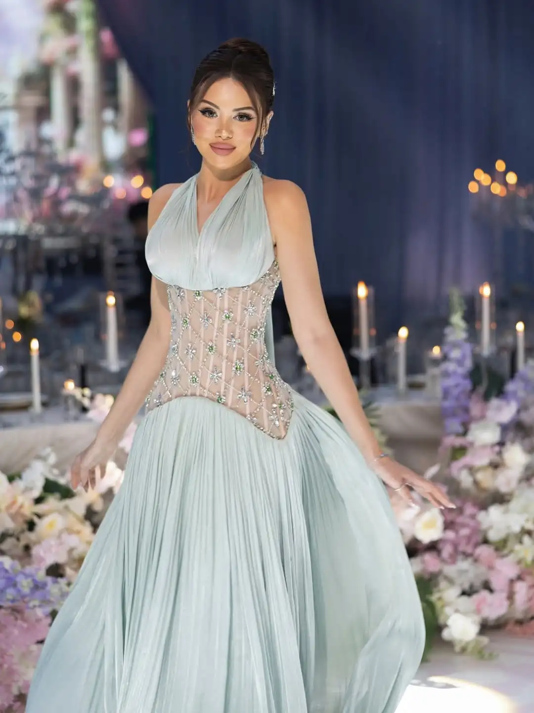 Neues Design, Neckholder, Illusion, Kristall-Taille, Fischgrätenmuster, plissiert, drapiert, A-Linie, Band, Abend, Abschlussball, formelle Party, Brautjungfernkleid