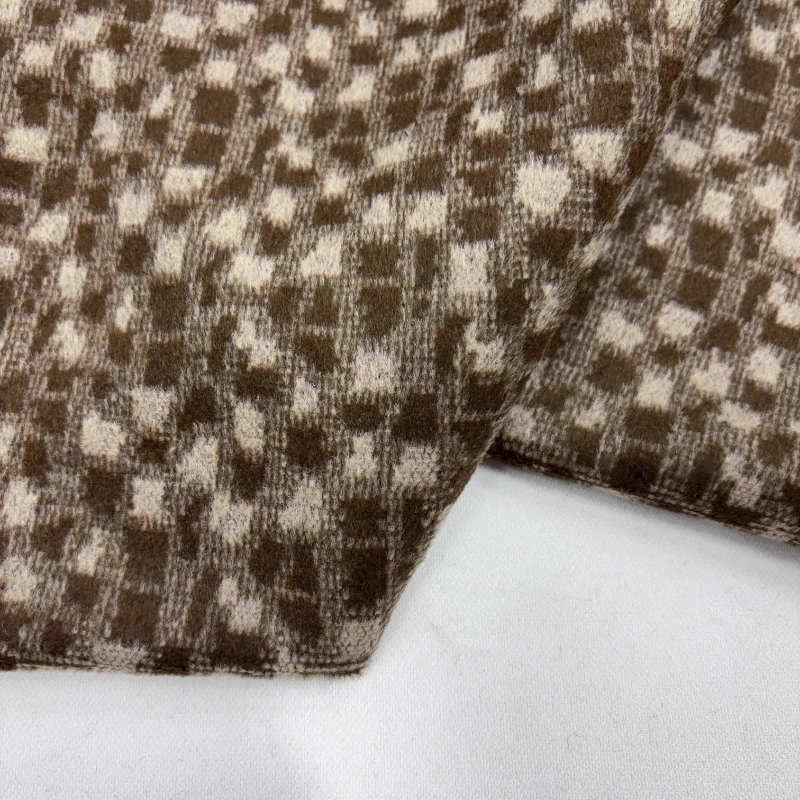 

Drapey Thick Khaki Brown Geometric Plaid Wool Fabric Smooth Pile for Autumn Winter Coat Cloak Heavyweight Outerwear Material