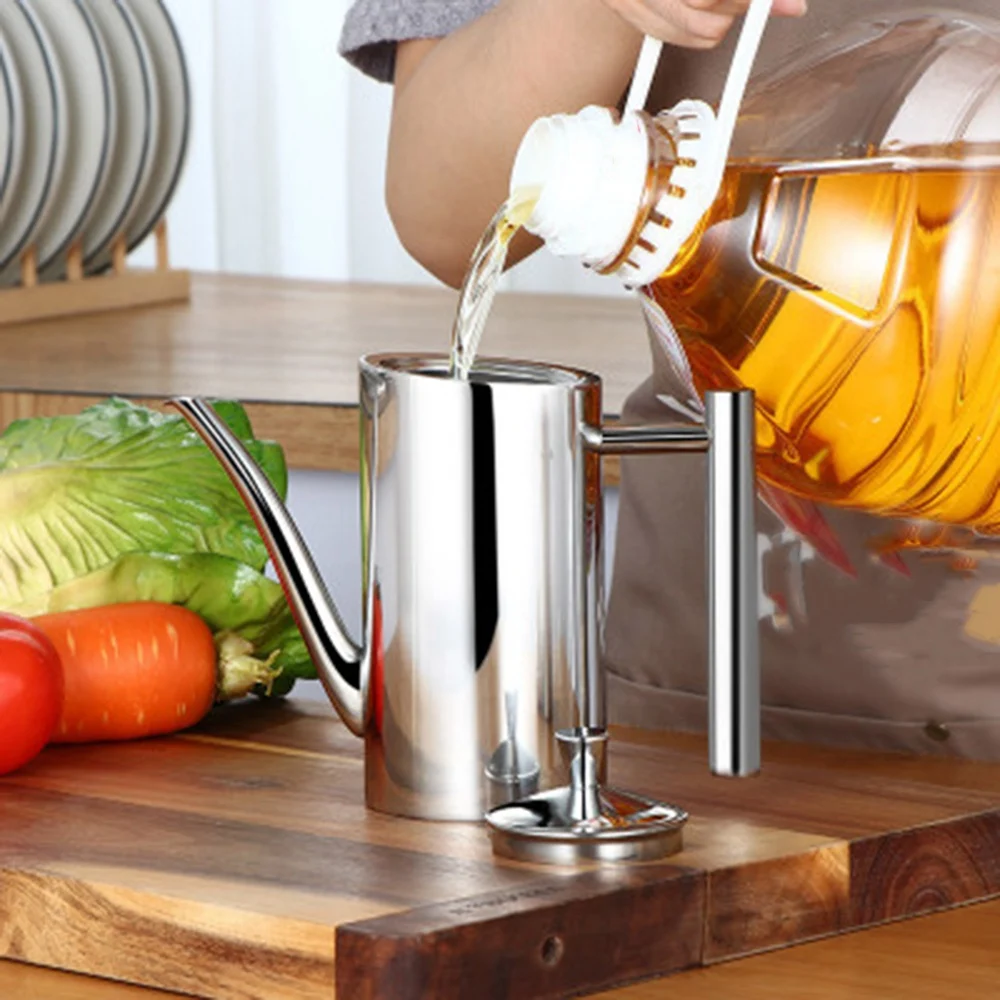 

ABZT 700Ml Stainless Steel Olive Oil Bottle Vinegar Dispenser Sauce Vinegar Batcher Can Pots Oil Container