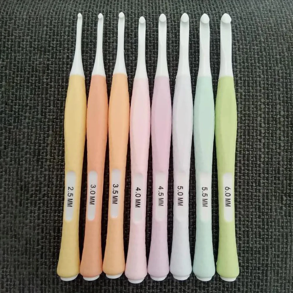 1Sets Soft Handle Plastic Knitting Crochet Hooks DIY Sweater Slipper Knitting Needles Handmade Craft Knitting Tools Crochet Set S003854