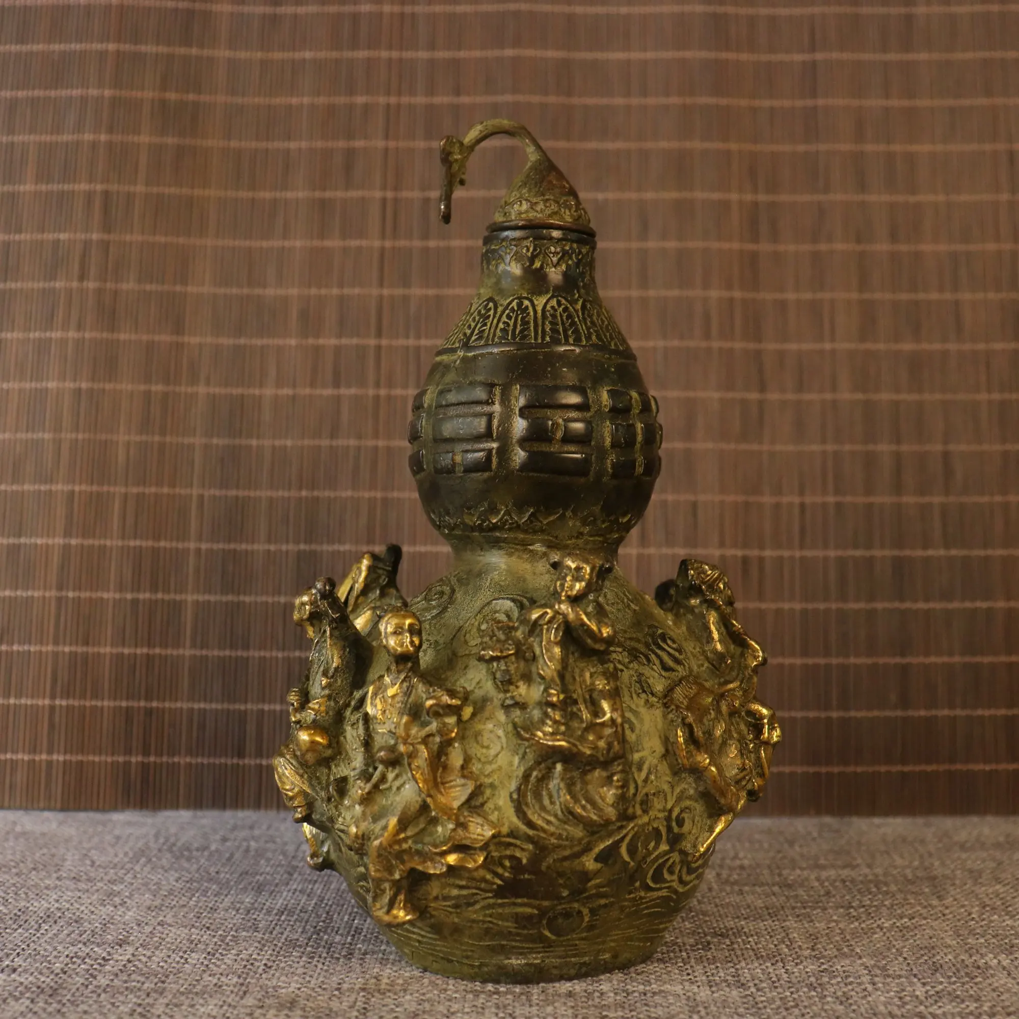 

6"Tibetan Temple Collection Old Bronze Gilded Eight Immortals Statue Treasure Homestead Gourd Amass wealth Ornaments Town house