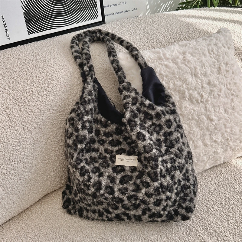 

Fashion Women Retro Leopard Print Bag Soft Plush Shoulder Bags Female Large Capacity Travel Bag Winter Warm Fluffy Totes ﻿