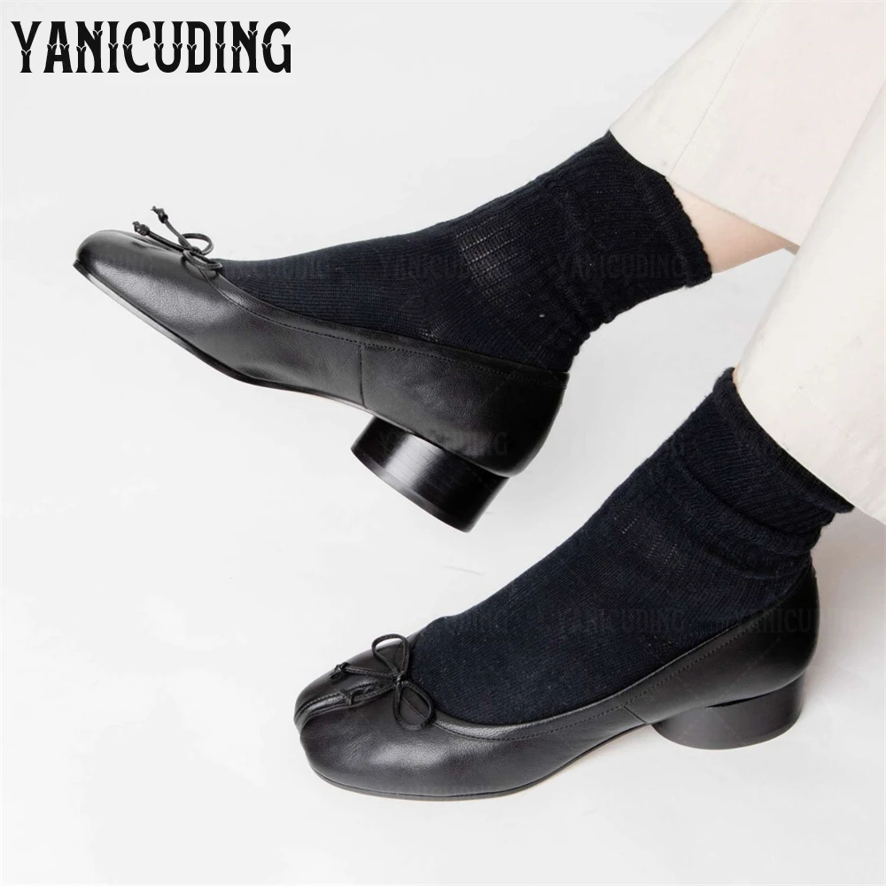 

3cm Cylindrical Heel Ballerinas Tabi Designer Style High Heels Elegant Style Black Leather Bow Split Toe Shoes Custom Color Pump