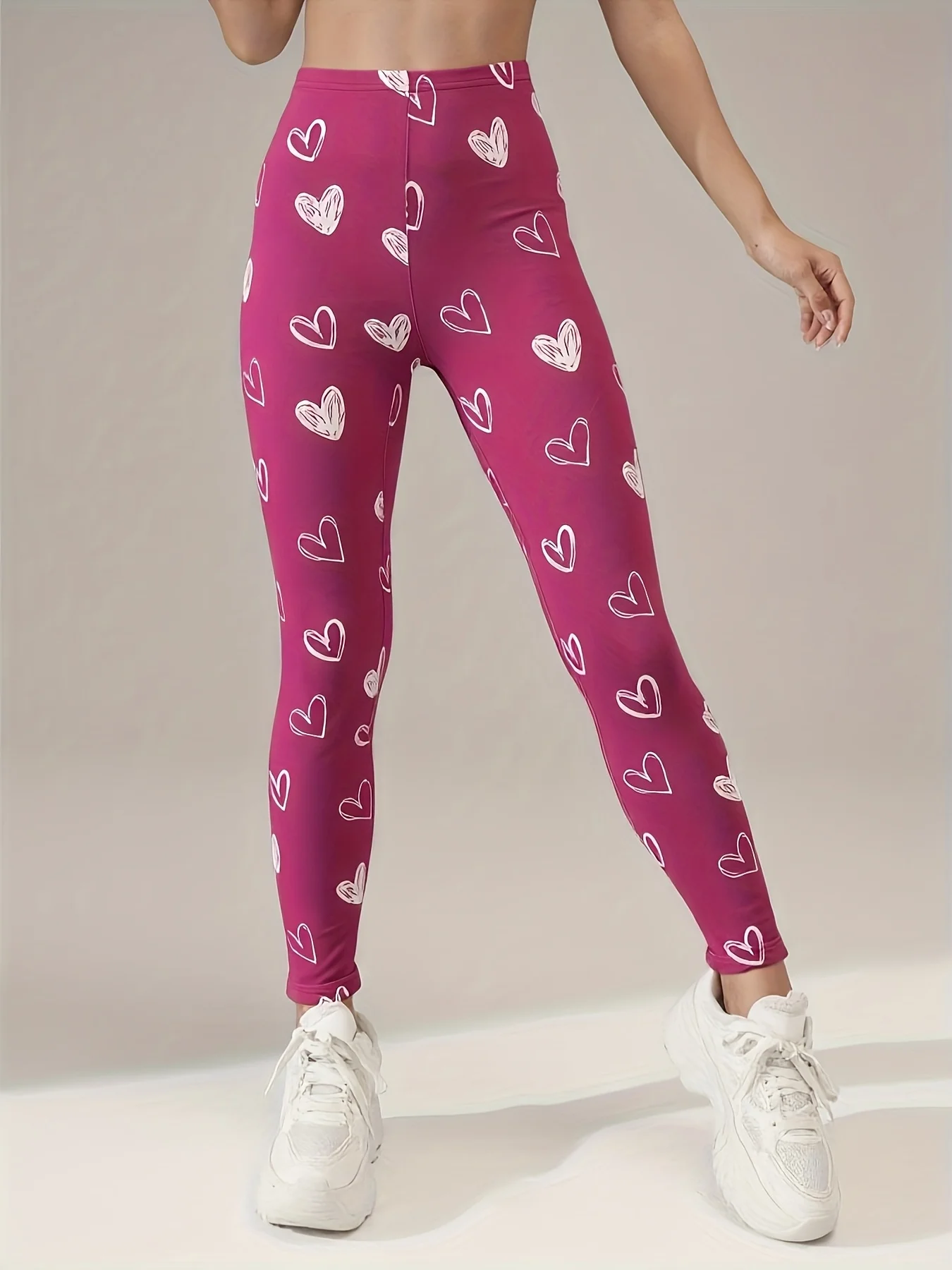

Women's geometric tie-dye print leggings, made of a polyester and spandex blend, perfect for autumn and winter wear.