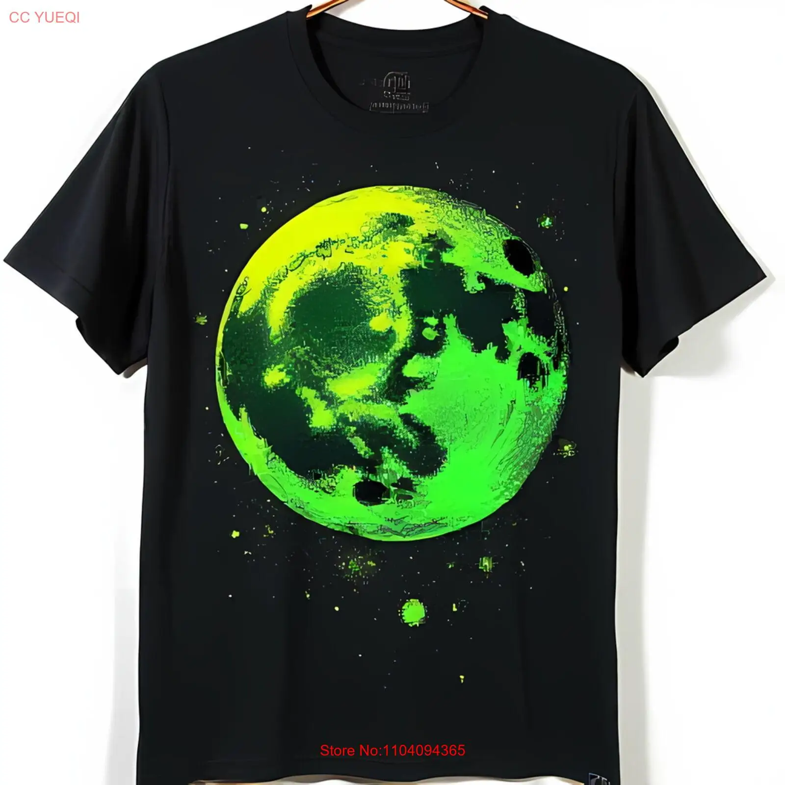 

Смелая пиксельная черная футболка с рисунком зеленой и желтой луны и звездами