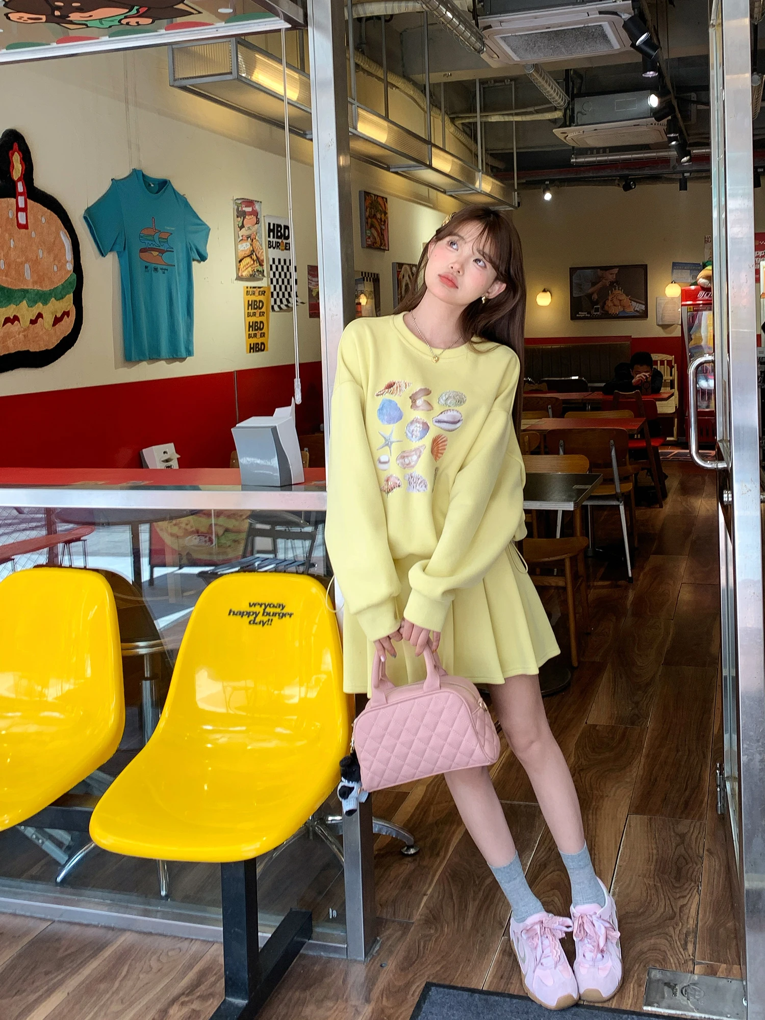 

Li Xing Meng, корейский желтый комплект, юбка с высокой талией, круглый свитшот, весенняя коллекция, женский модный наряд