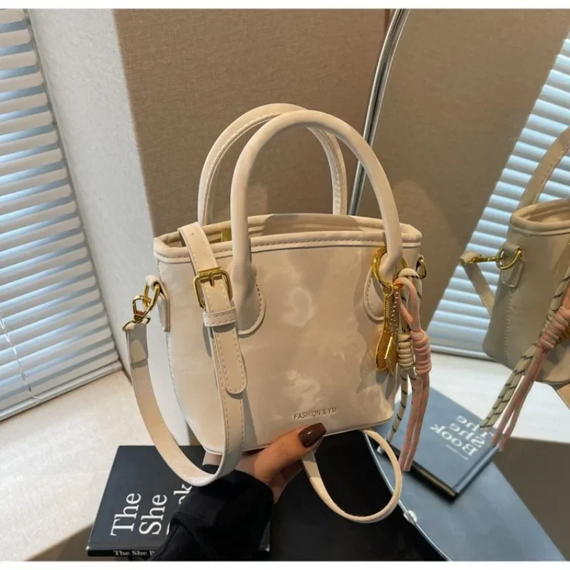 Fashionable Luxury Vintage Diaper Bag For Women Elegant Designer Leather Minimalist Large Capacity Stylish Bag