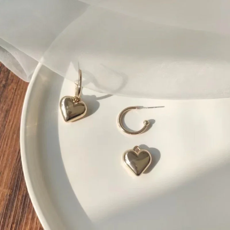 C-shaped Heart Pendant Earrings for Women Korean Simple Love Temperament Gold Color Smooth Metal Sense Wedding Jewelry Gift