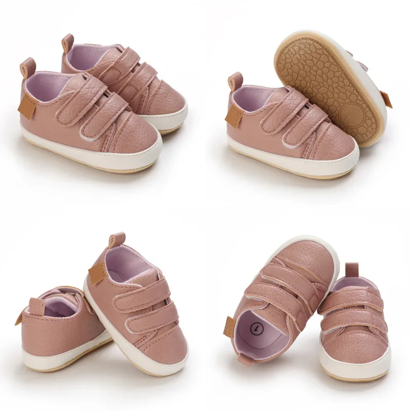 حذاء كاجوال للأطفال حديثي الولادة مصنوع من الجلد الكلاسيكي بلون كلاسيكي مطابق للأطفال أحذية مشاية أولى نعل مطاطي حذاء ناعم غير قابل للانزلاق للأطفال الصغار