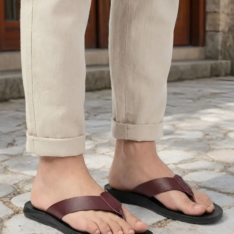 Soft and Comfortable Men's Slippers Are Suitable for Daily Home Outdoor Leisure Men's Sandals New Men's Cool Slippers