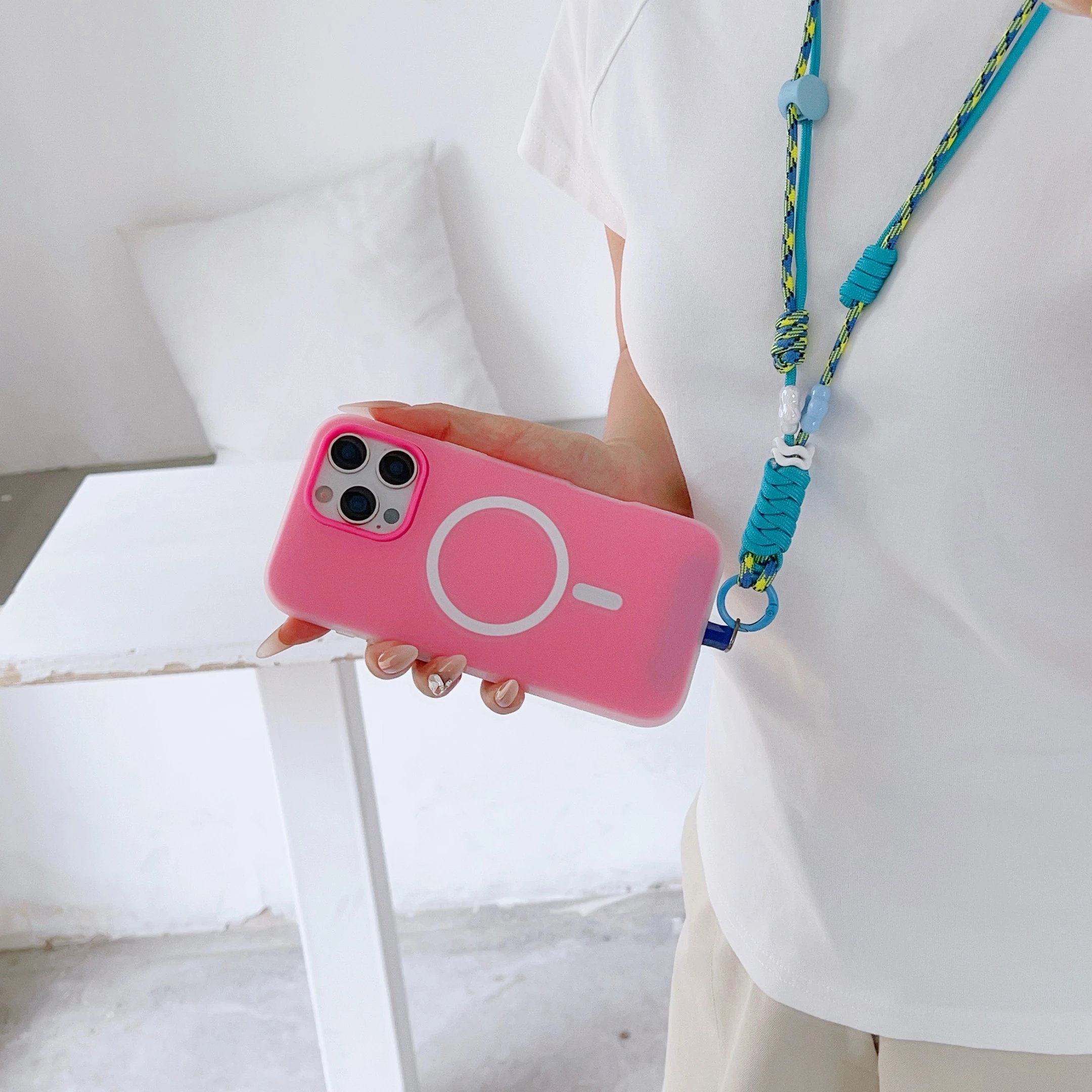 Lanière universelle multifonct - Phone Accessories Hanger avis et prix
