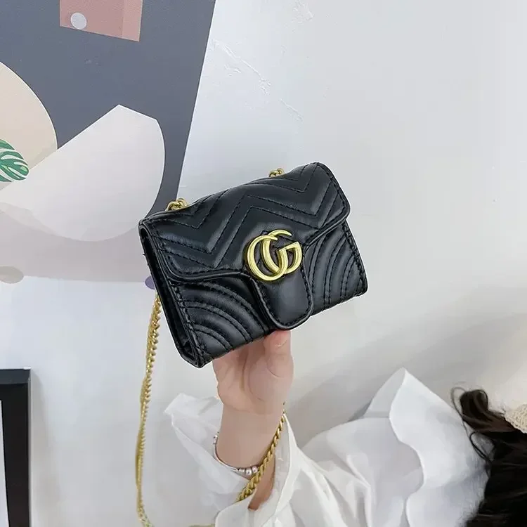 حقيبة كتف مربعة صغيرة من جلد البولي يوريثان للنساء |   خطوط خياطة رائعة |   الحجم العالمي |   أنيق للتنقل/التنقل