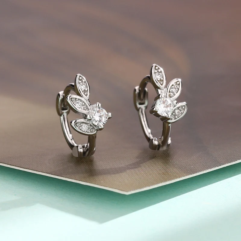 女性のための光沢のあるジルコンイヤリング、オリーブの葉の耳のバックル、かわいい木の枝のイヤリング、女の子のジュエリー、絶妙なファッション、2024