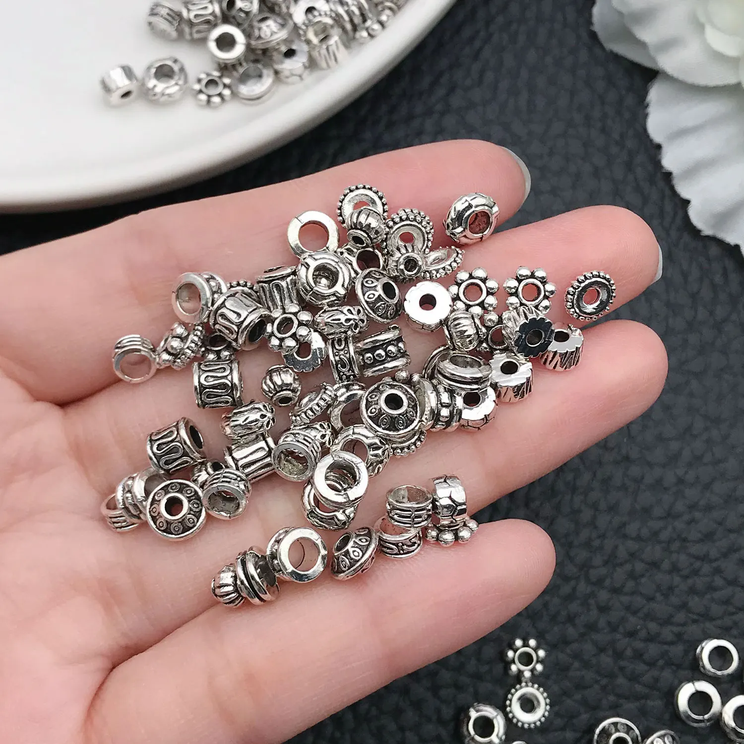 Randomly Mix 100g About 380Pcs/Pack Metal Beads Silvery Tube Beads Zinc Alloy Spacer Loose Beads For Diy Bracelet Jewelry Making