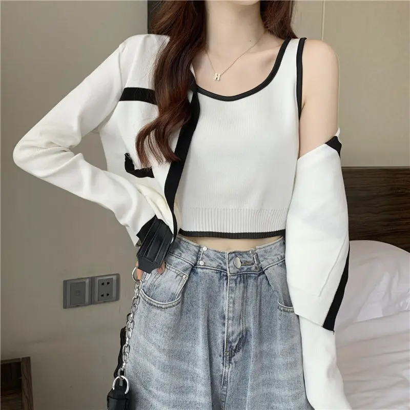 Women Korean Version Contrasting Knitted Loose Outerwear Cardigan Sweaters Crewneck Temperament Versatile Short Cardigan Top