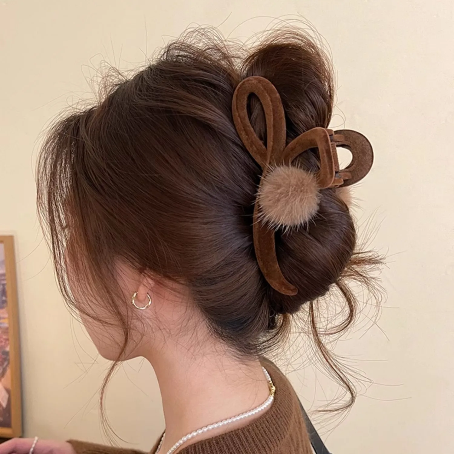 Velvet Hair Ball Grabber Large Shark Clips Hairpin Women's French Elegant Hairpin Korean Hair Accessories Female Headwear Gifts