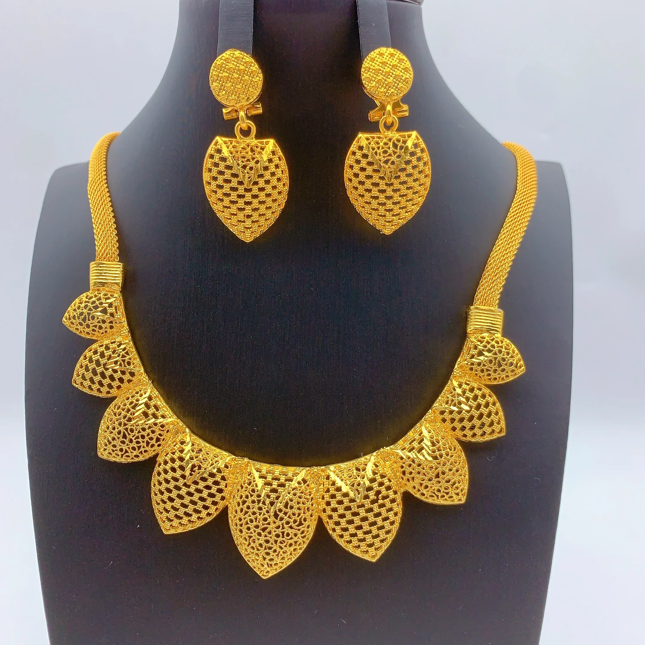 Dubai Jewelry Sets for Women Heart Pendant Necklaces Earrings Two Pieces Set 24K Gold Color Eritrean Wedding Party Gifts