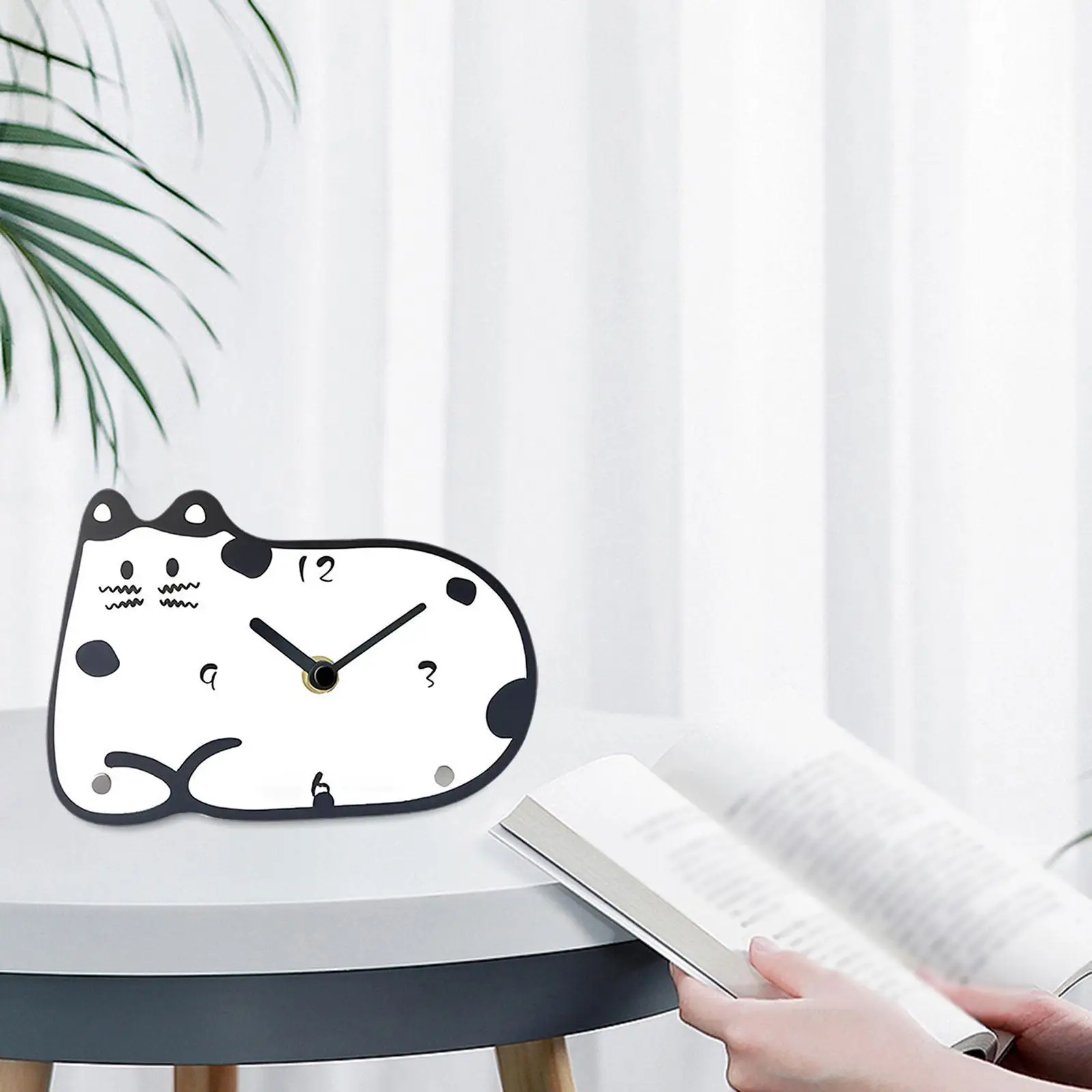 Cat Desk Clock Modern Creative Design Non Ticking Acrylic Clock Decoration for Living Room Bedroom Indoor Bathroom Study Room