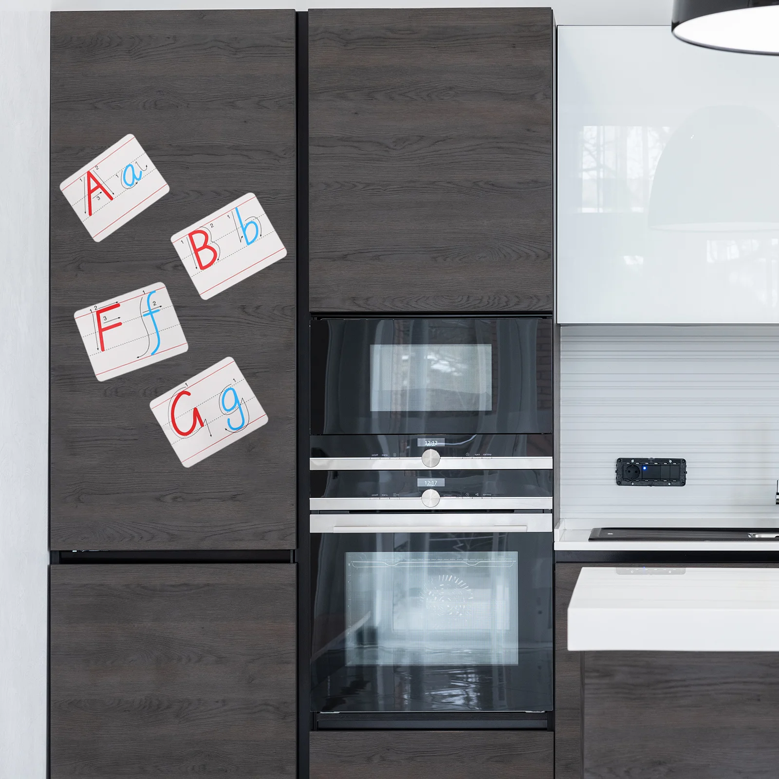 1セット26個の大文字・小文字アルファベットマグネット冷蔵庫用教育用就学前学習文字セット磁気カラフル装飾