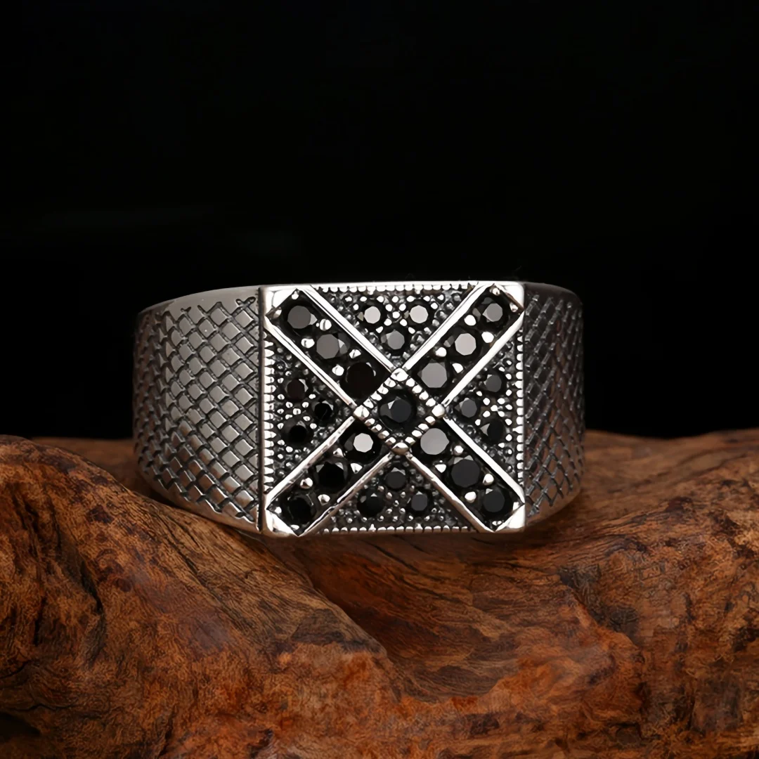 New S925 Sterling Silver Charms Rings for Men Antique Rivet Cross Pattern Black Zircon Ring Fashion Fine Choice Jewelry