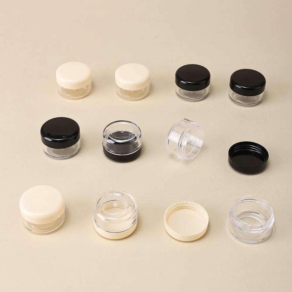 Mini frascos cosméticos de plástico transparente, 50 peças 5g/5ml tamanho de viagem com tampas bege/pretas para amostras de maquiagem loção creme